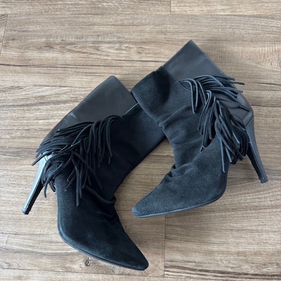 RAYE Shoes - Raye black fringe pointed toe ankle boots suede leather size 38